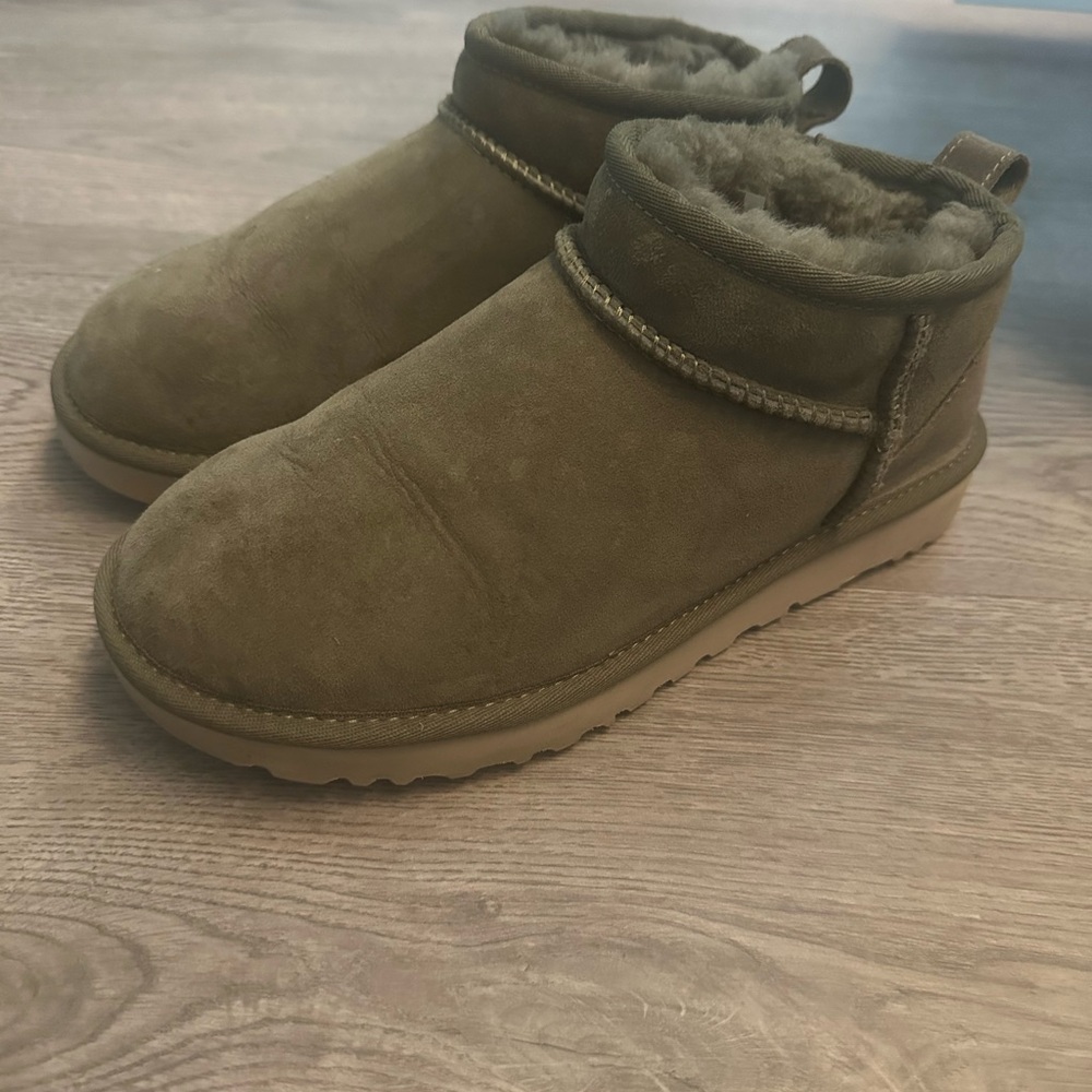 Classic Ultra Mini Olive Green